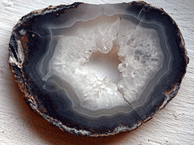 Geode / Sandra. Creative Commons NonCommercial 2.0 Generic (CC BY-NC 2.0)